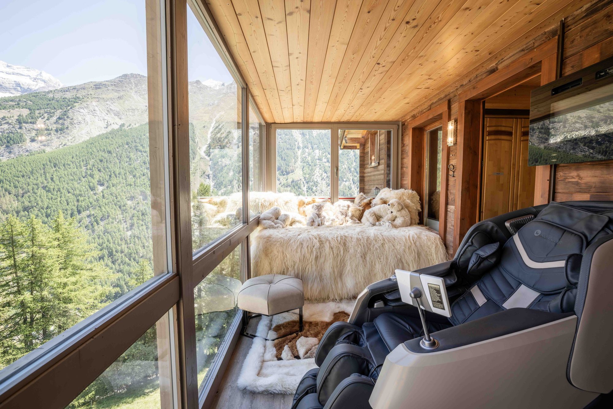 Panoramic Bedroom